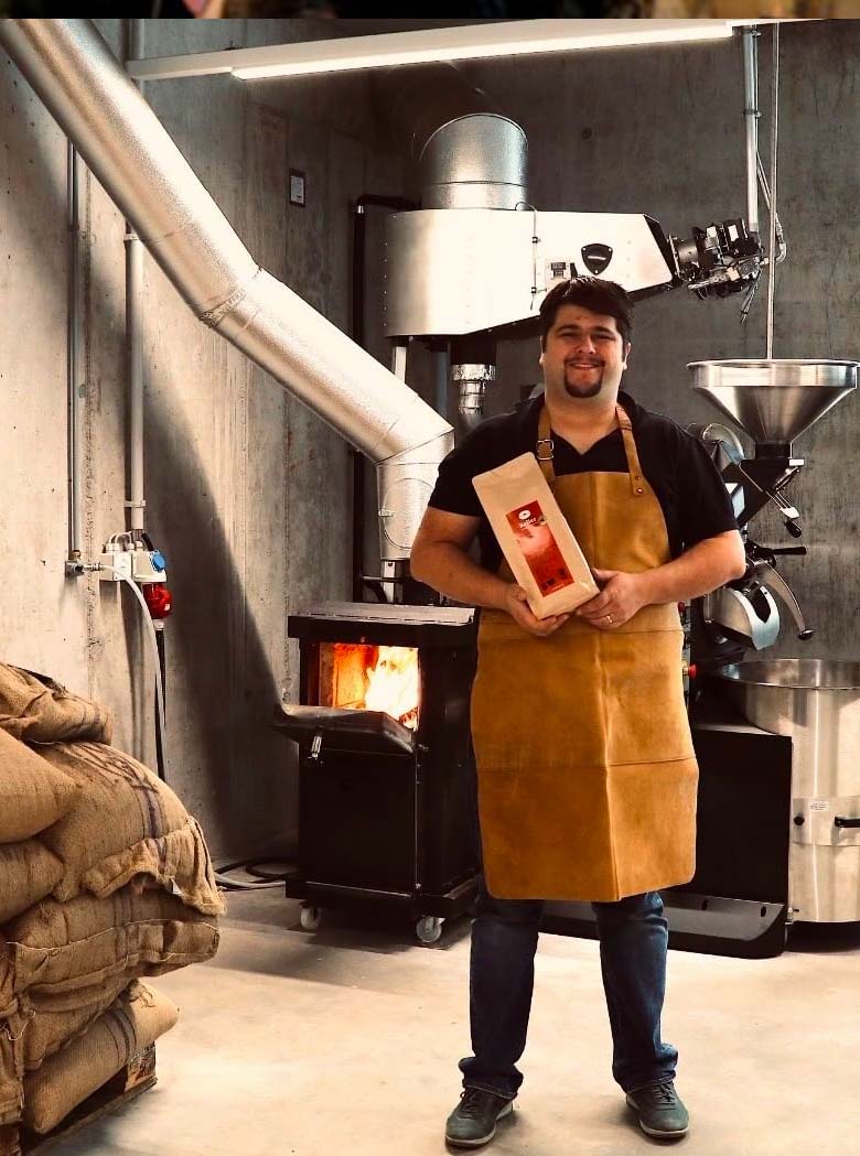 La torréfaction du café aux feux de bois